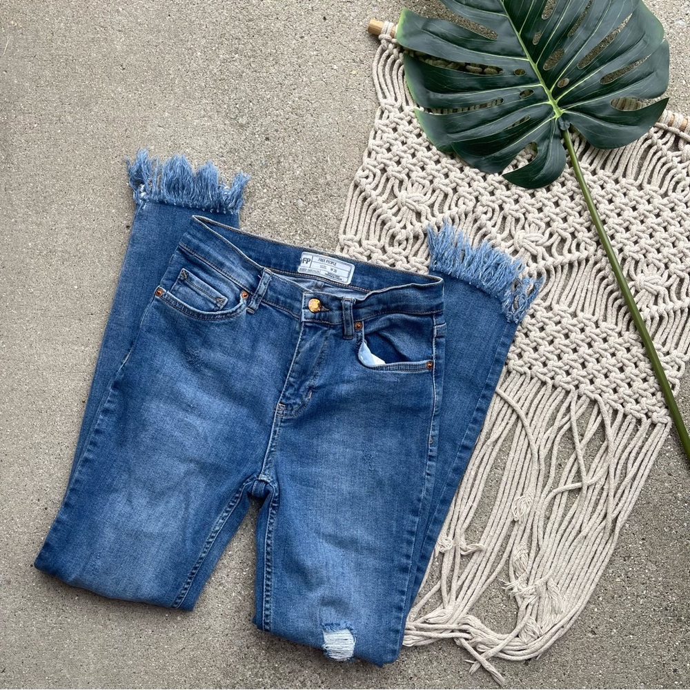 Free People Distressed Jeans Frayed Bottoms Size 26